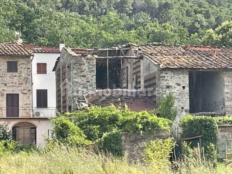 Casale via Giuseppe Giusti 32A, Massa Macinaia - San Leonardo, Capannori