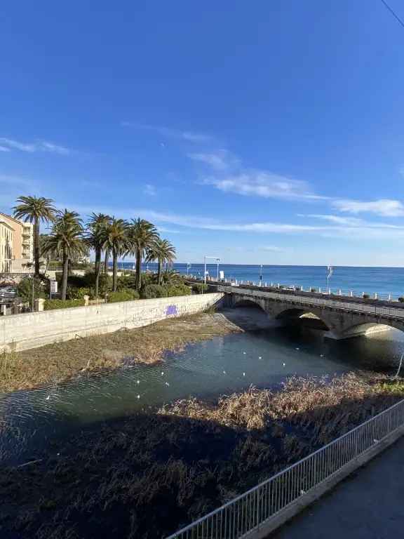 Appartamento in Corso Europa, Finale Ligure, 5 locali, 2 bagni, 85 m²