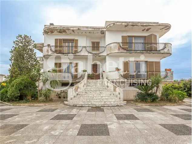 Villa in Via Ripuaria , Qualiano (NA)