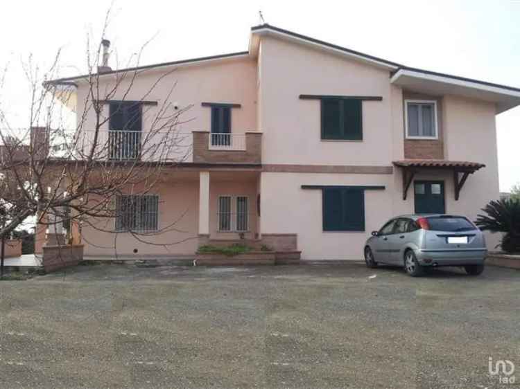 Vendita villa Bifamiliare 20 locali di 420 m² in Colonnella (64010) - 81732 - iad