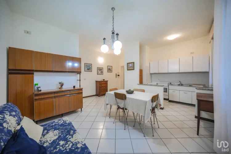 Vendita casa 8 locali di 250 m² in Ferrara (44123) - 130187 - iad