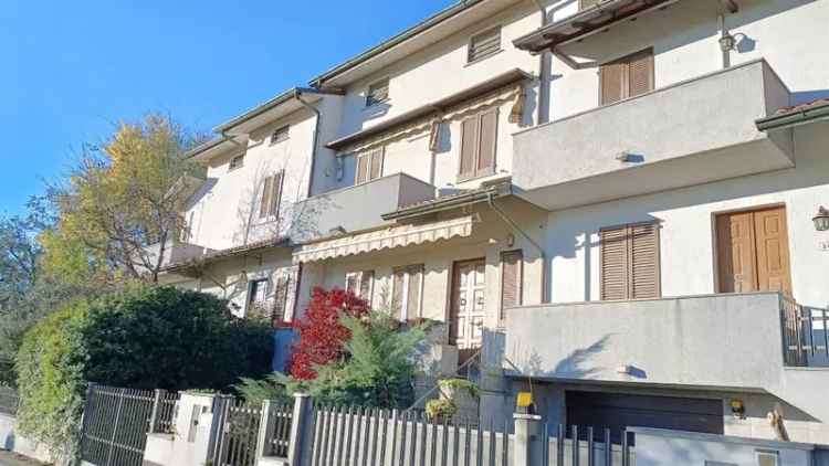 Villa a schiera in VIA CANOBIO, Crema, 5 locali, 3 bagni, 175 m²