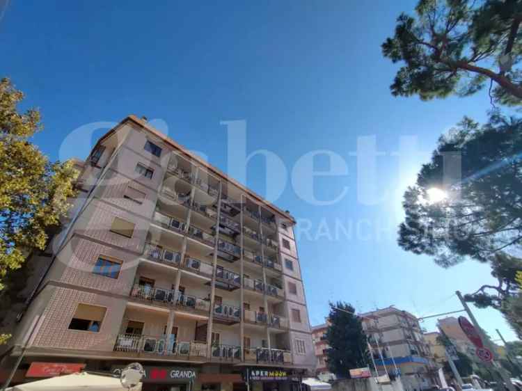 Appartamento in Alcide De Gasperi, Bari, 6 locali, 2 bagni, 240 m²