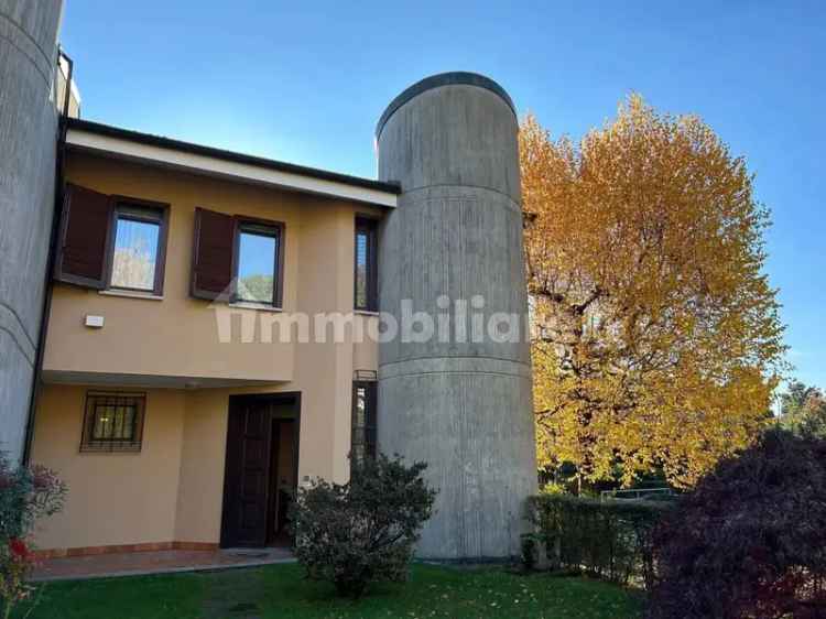 Villa unifamiliare via Alla Cartiera, 44, Centro, Lesa