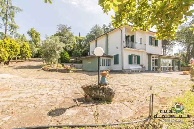 Villa singola in Via delle cicogne, Sutri, 10 locali, 4 bagni, 200 m²