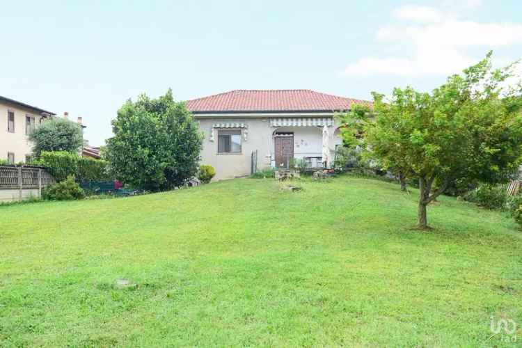 Vendita villa 4 locali di 241 m² in Turate (22078) - 102782 - iad