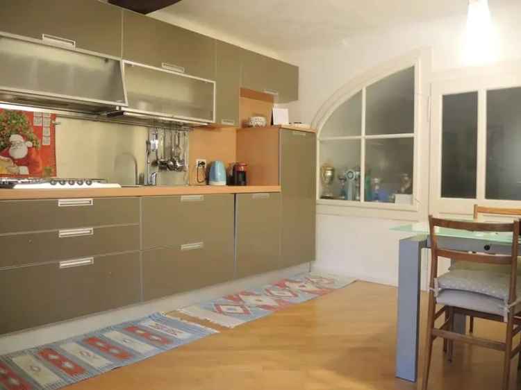 Appartamento in Via Della Terra, Rovereto, 5 locali, 1 bagno, garage