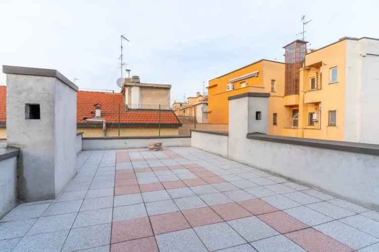 Bilocale alzaia naviglio pavese, 32, Navigli - Darsena, Milano