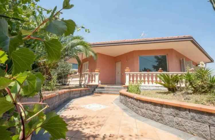 Villa in Via dionisio, Mascalucia, 7 locali, 2 bagni, giardino privato