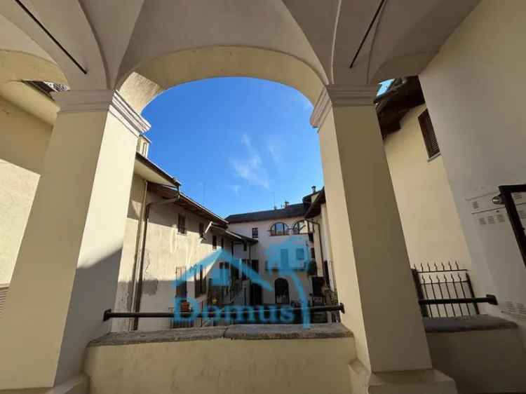 Appartamento in Via del duomo, Pinerolo, 5 locali, 1 bagno, 90 m²