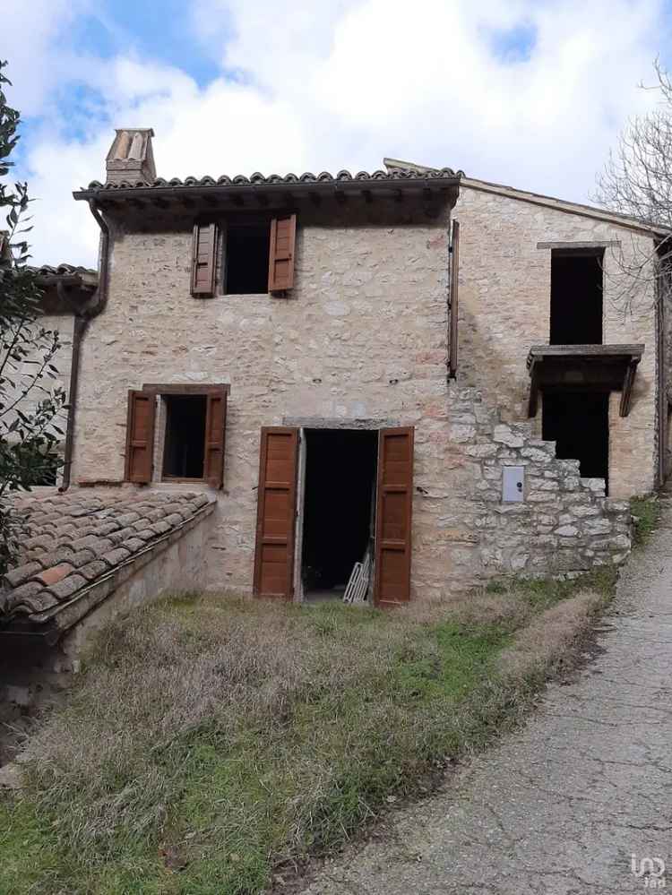 Vendita appartamento 0 locali di 120 m² a Spoleto (06049) - 52368 - iad