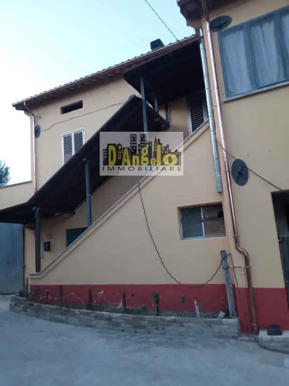 Appartamento in Strada Provinciale 237, Roccafluvione, 5 locali, 90 m²