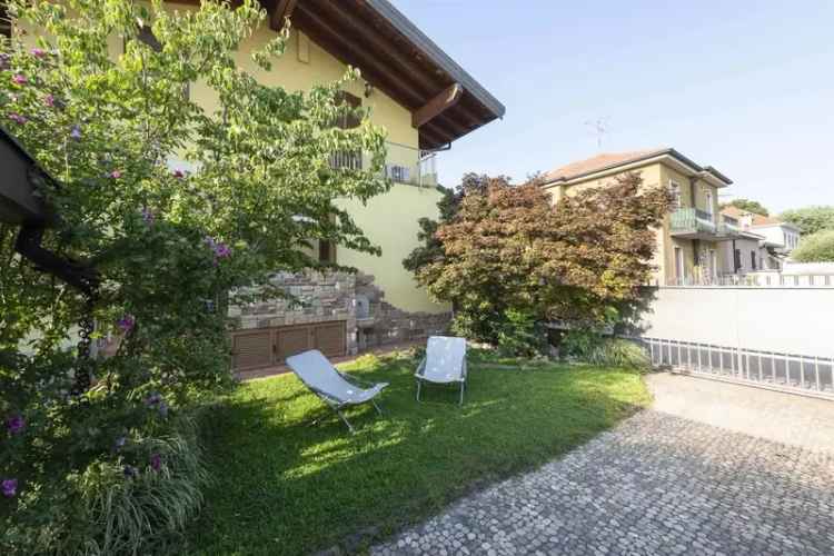 Villa in VIA VENEZIA 10, Melzo, 5 locali, 2 bagni, giardino privato