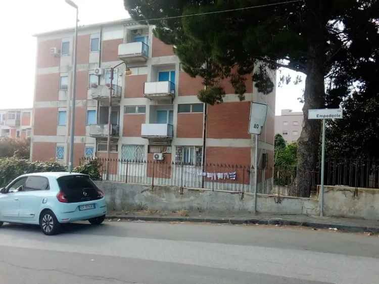 Trilocale via Empedocle, Gazzi, Messina