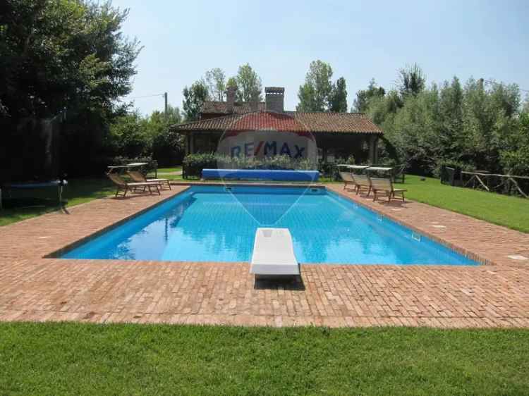 Villa in VIA ROVERARIA, Noale, 8 locali, 4 bagni, giardino privato