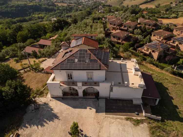 Villa unifamiliare Contrada Madonna della Salute, San Vito, Benevento