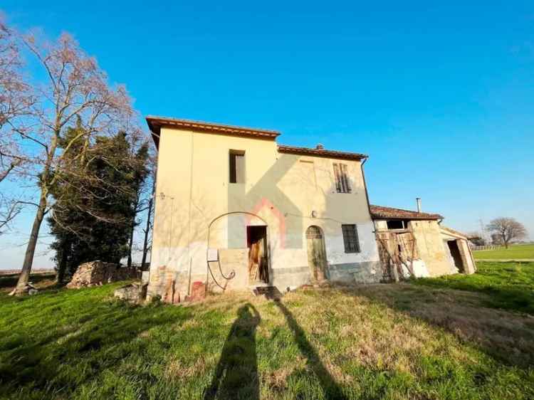 Terratetto unifamiliare 320 m², da ristrutturare, Roncadello, Forlì