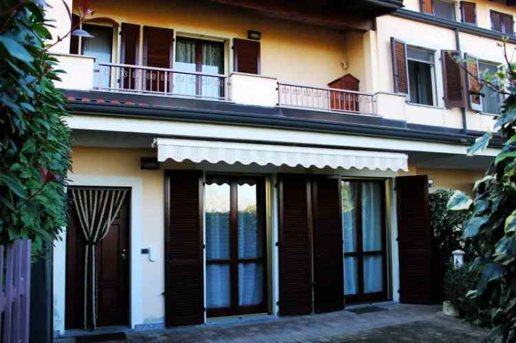 Villa a schiera in Via Caduti di Nassiriya 11/1, Trino, 5 locali