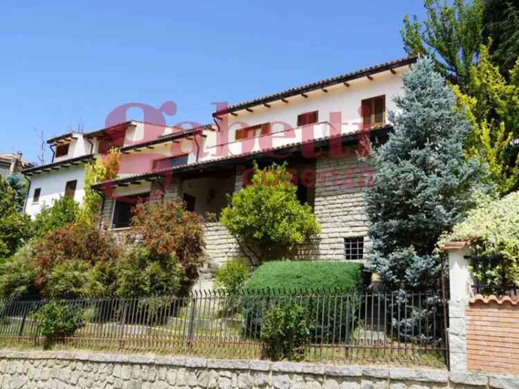 Villa in Via Sambiase 0, Cosenza, 9 locali, 4 bagni, 500 m², abitabile