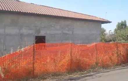 TERRENO EDIFICABILE CON LABORATORIO E UFFICIO