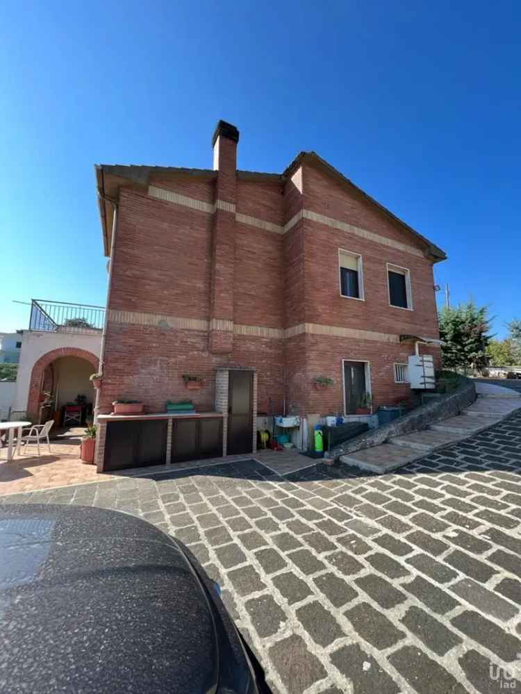 Vendita villa Bifamiliare 3 locali di 150 m² a Paliano (03018) - 107353 - iad