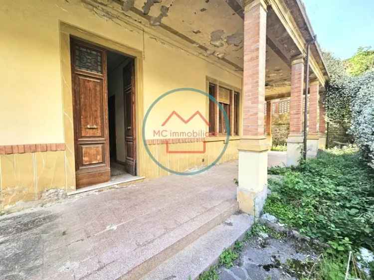 Appartamento in villa viale Mario Bustichini, Montecatini-Terme