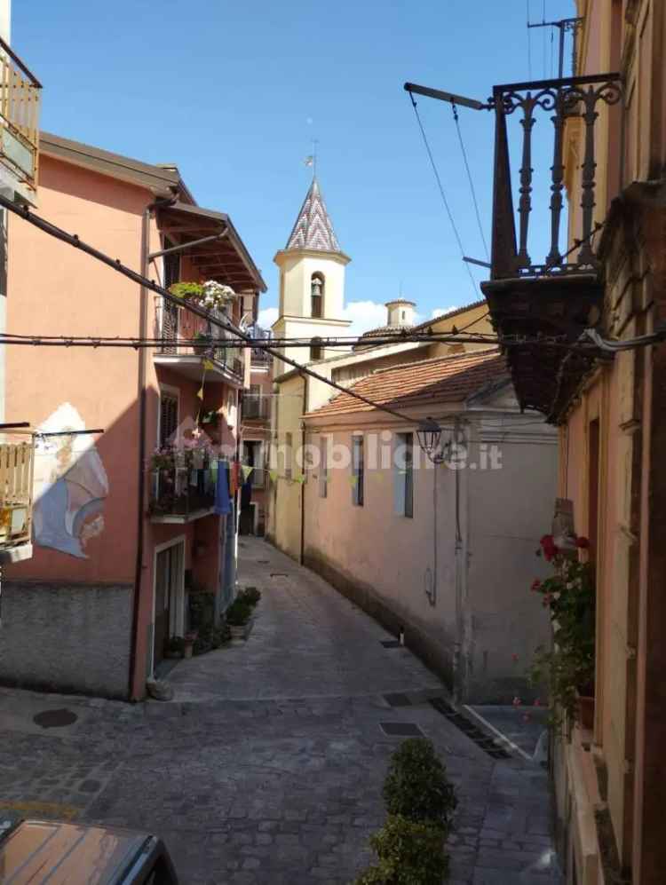 Terratetto unifamiliare via Roma, Castelluccio Inferiore