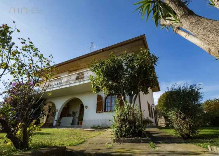 Villa singola in Via Palazzi, Spinetoli, 10 locali, 3 bagni, con box