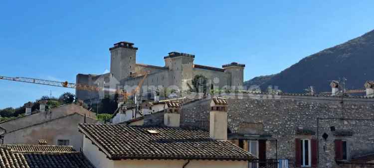 Appartamento via Filippo Brignone, Centro Storico, Spoleto