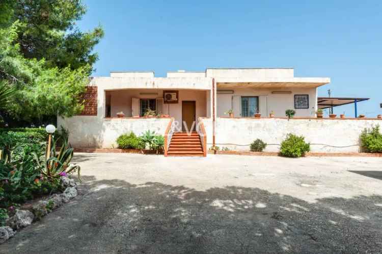 Villa unifamiliare via Mallia 74, Plemmirio, Siracusa