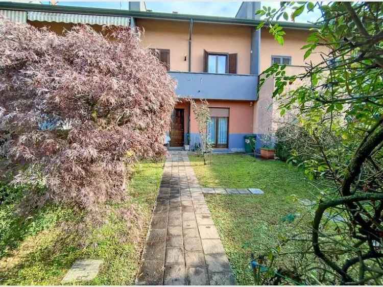 Villa a schiera in vendita  a Vittuone