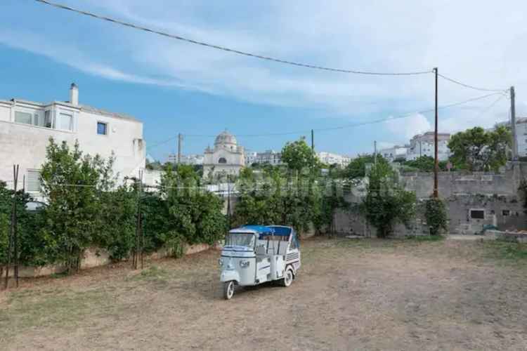 Trilocale via Ruggero De Ruggeris, Via Ludovico, Corso Umberto I, Vittorio Emanuele, Ostuni