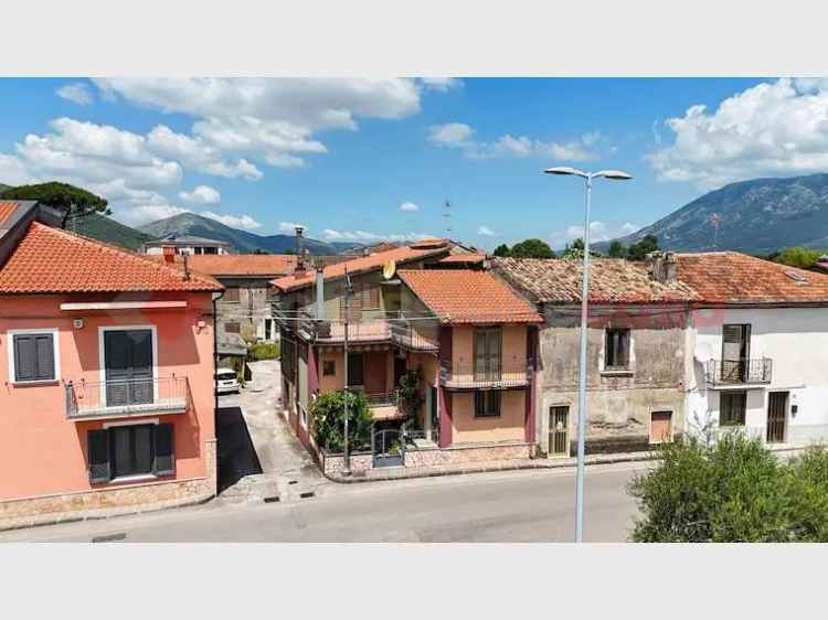 Casa Indipendente in vendita  a Cervinara