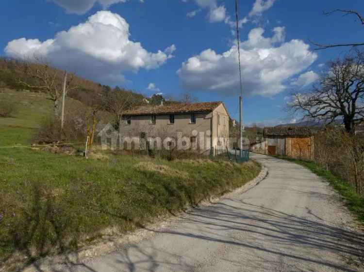 Rustico strada Molaccione, Cagli