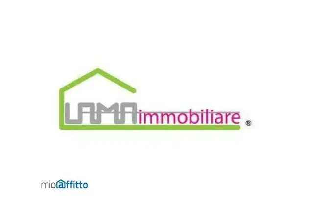 Affitto 2 camera appartamento di 65 m² in Naples