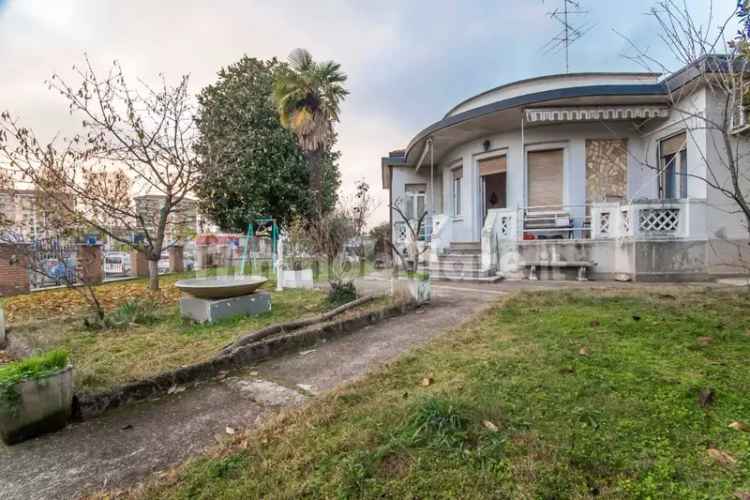 Villa unifamiliare corso Sempione, Olgiate Olona