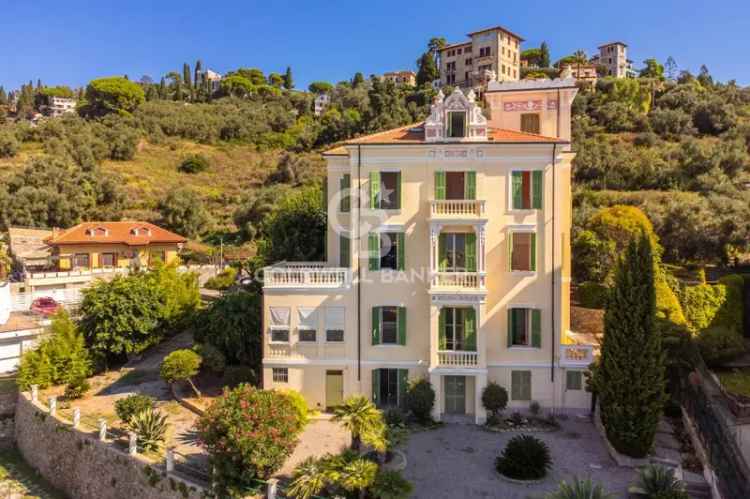 Villa singola in Via Vincenzo Gioberti, Bordighera, 10 locali, 3 bagni