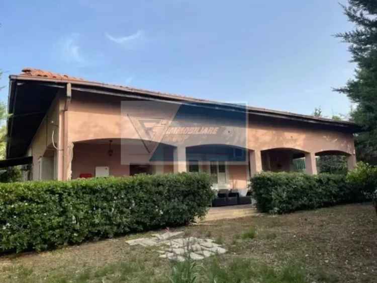 Villa in Via Brancati, Melilli, 9 locali, camino, porta blindata