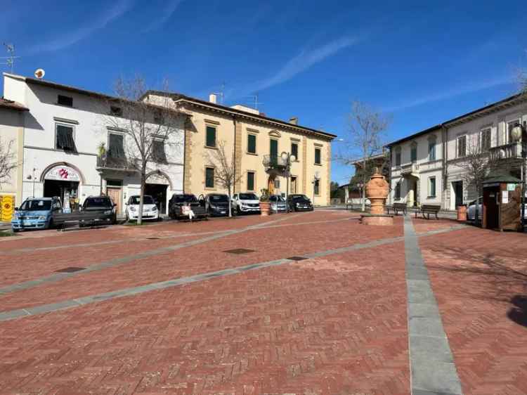 Quadrilocale piazza Emilio Landi, Strada In Chianti, Greve in Chianti