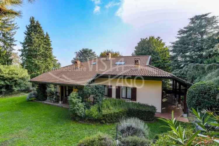 Villa unifamiliare via Manzoni, 23, Proserpio