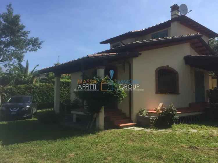 Villa in Via dei Colli 88, Massa, 9 locali, 3 bagni, giardino privato