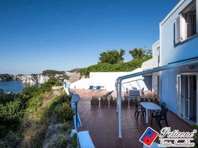 Villa in Cala Feola, Ponza, 8 locali, 4 bagni, giardino privato