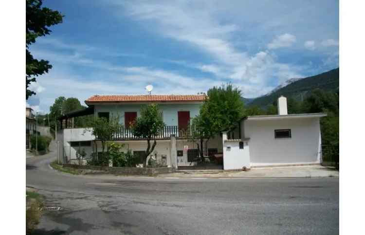 Casa indipendente in vendita a Alatri