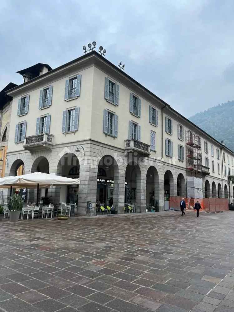 Appartamento piazza Guido Grimoldi 15, Centro Storico, Como