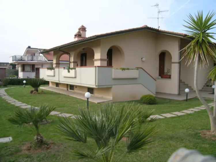 Villa a schiera in Via Litoranea, Follonica, 4 locali, 2 bagni, 80 m²