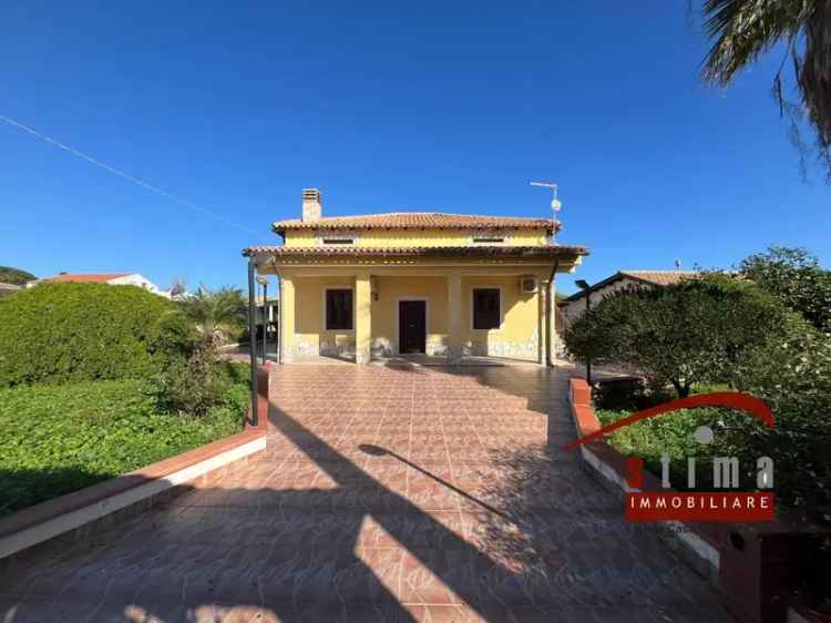 Villa singola in Via del berillio, Siracusa, 7 locali, 2 bagni, 160 m²