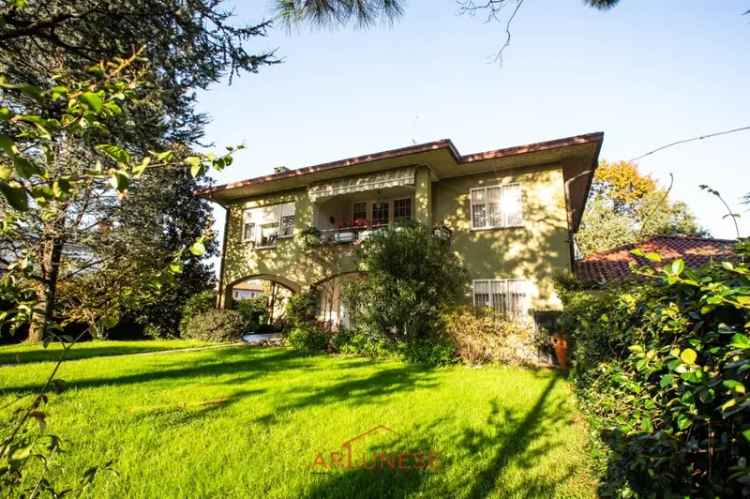 Villa singola in Via Don Minzoni, Parabiago, 7 locali, 4 bagni, 450 m²