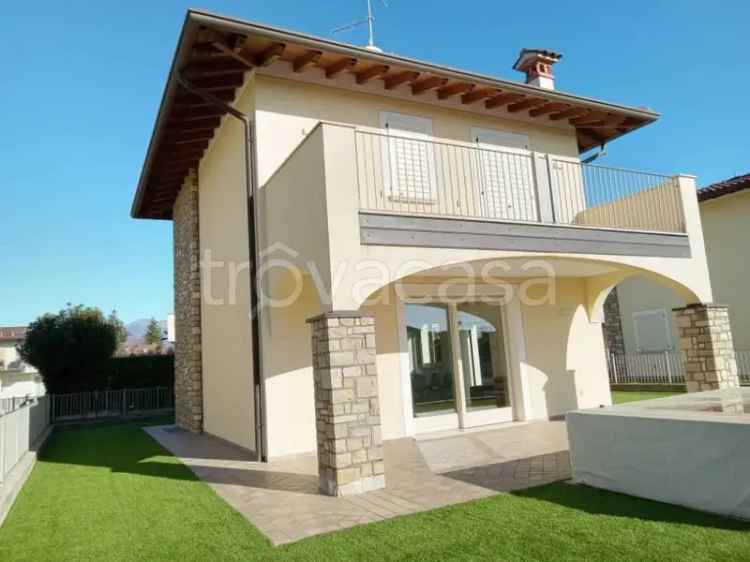 Villa in in affitto da privato a Manerba del Garda via delle Noveglie, 5