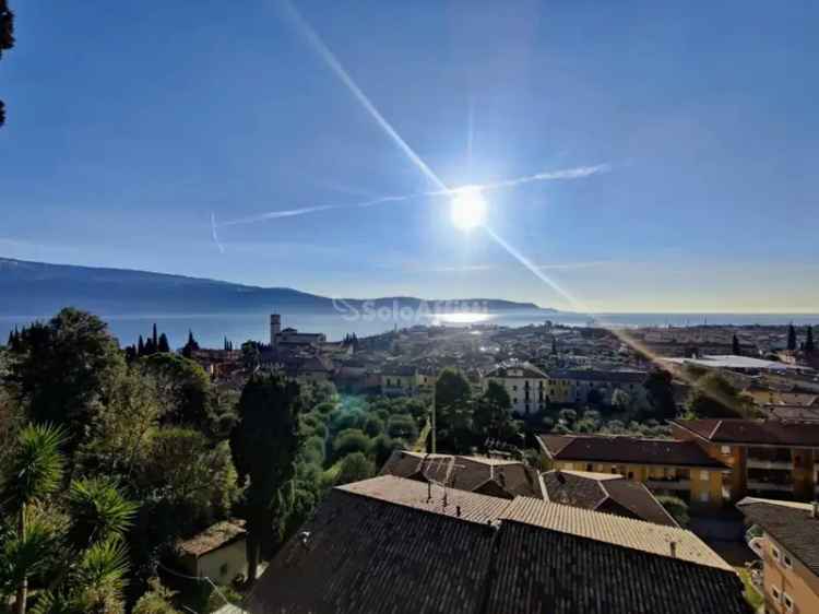 Appartamento in affitto a Toscolano-Maderno via Ariosto, 22