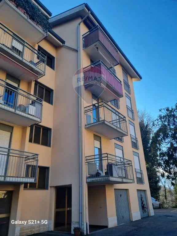 Appartamento in Via Lugano, Luino, 7 locali, 2 bagni, con box, 118 m²